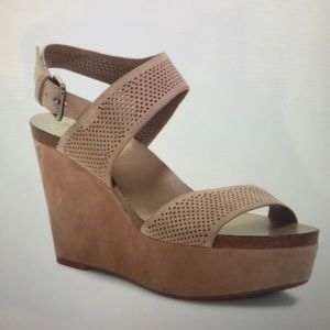 Vince Cameron Vessinta wedge sandal
